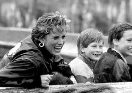 diana and sons laughter x4